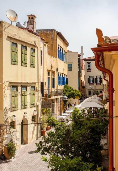 History & Culture In Old Town Chania La Canea Esterno foto