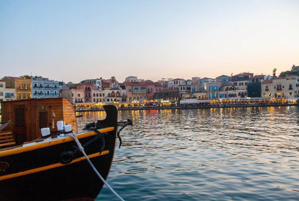 History & Culture In Old Town Chania La Canea Esterno foto