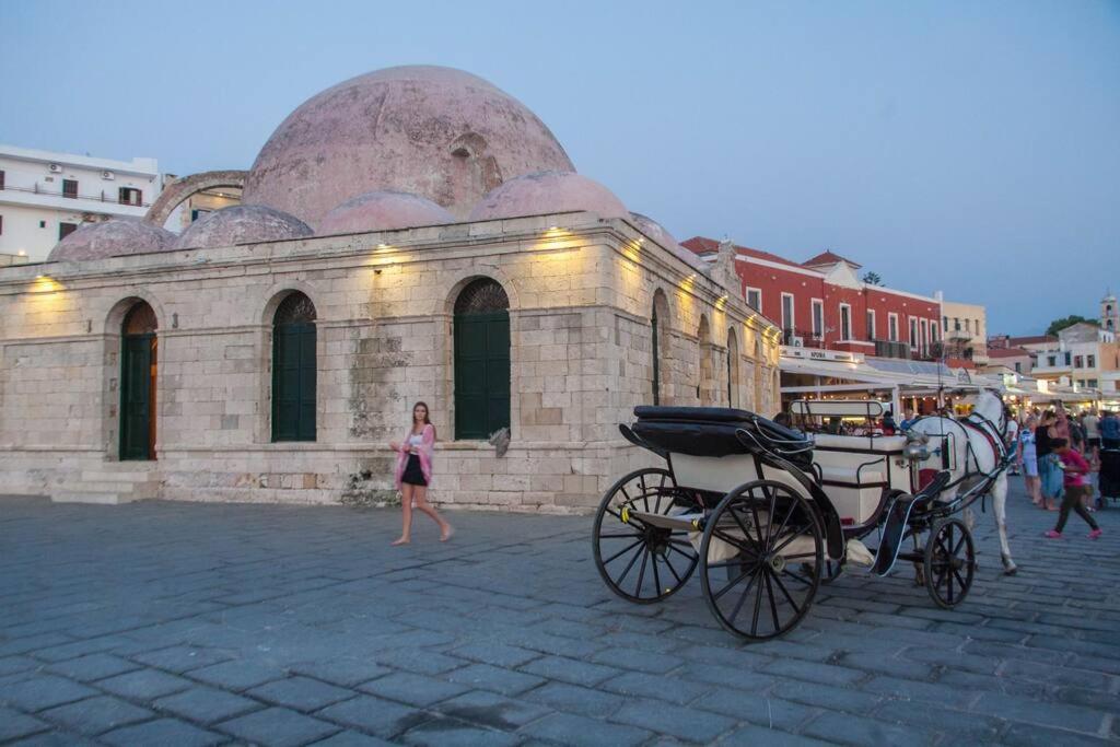 History & Culture In Old Town Chania La Canea Esterno foto